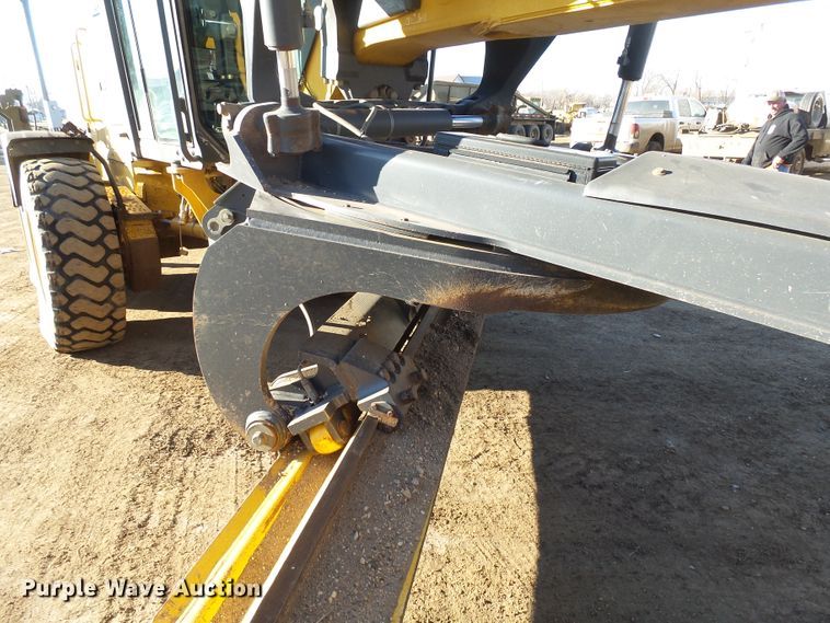 image for item EF9590 2011 John Deere 772GP motor grader