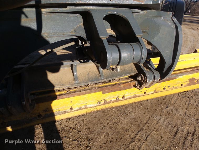 image for item EF9590 2011 John Deere 772GP motor grader