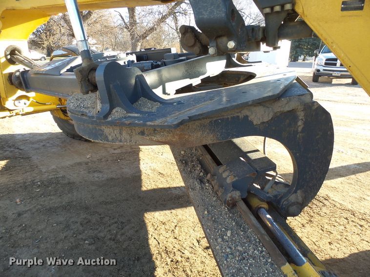 image for item EF9590 2011 John Deere 772GP motor grader