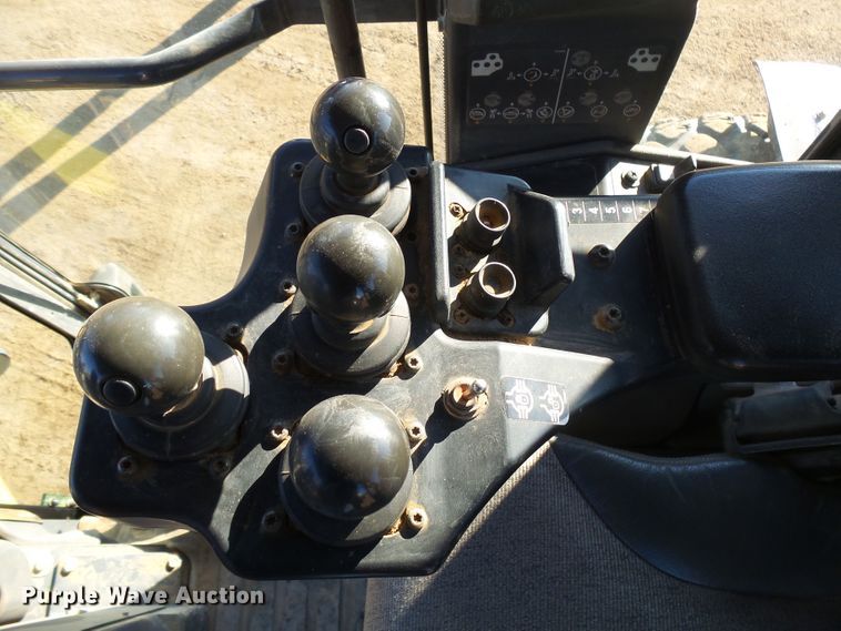 image for item EF9590 2011 John Deere 772GP motor grader