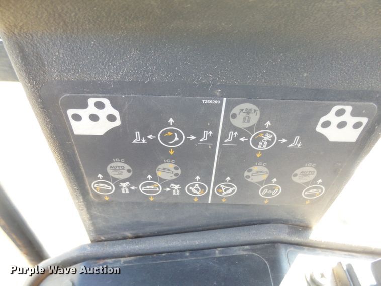 image for item EF9590 2011 John Deere 772GP motor grader