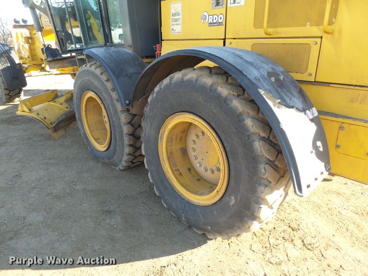 image for item EF9590 2011 John Deere 772GP motor grader