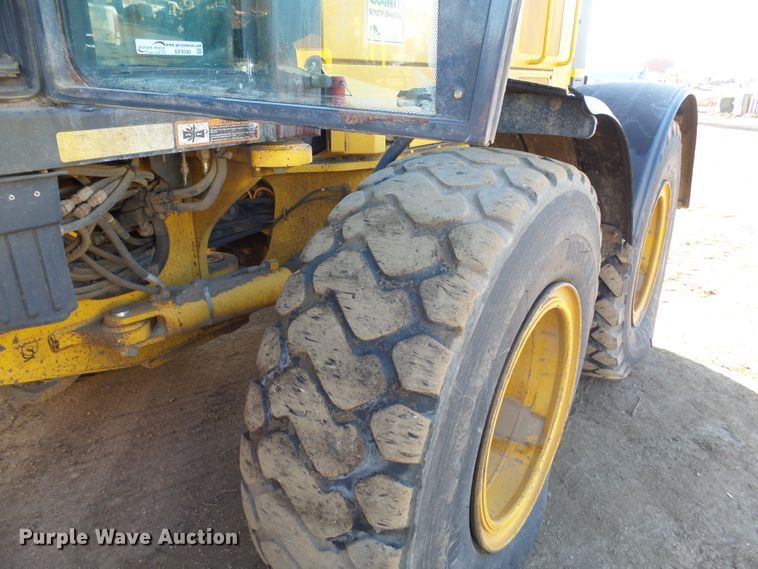 image for item EF9590 2011 John Deere 772GP motor grader