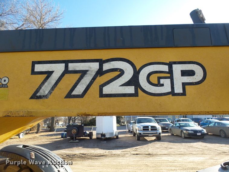 image for item EF9590 2011 John Deere 772GP motor grader