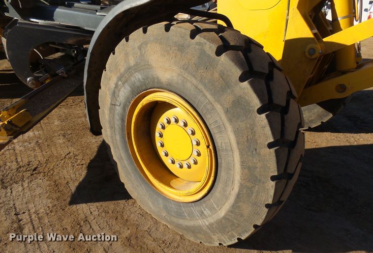 image for item EF9590 2011 John Deere 772GP motor grader