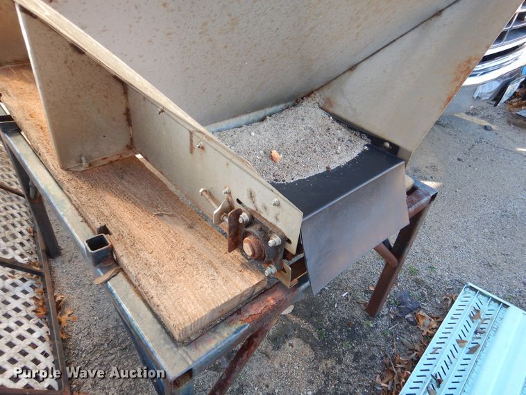 image for item EK9126 Magnum spreader