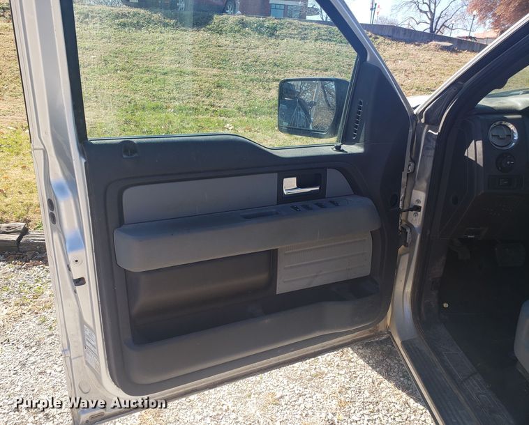 image for item ET9987 2012 Ford F150 SuperCrew pickup truck