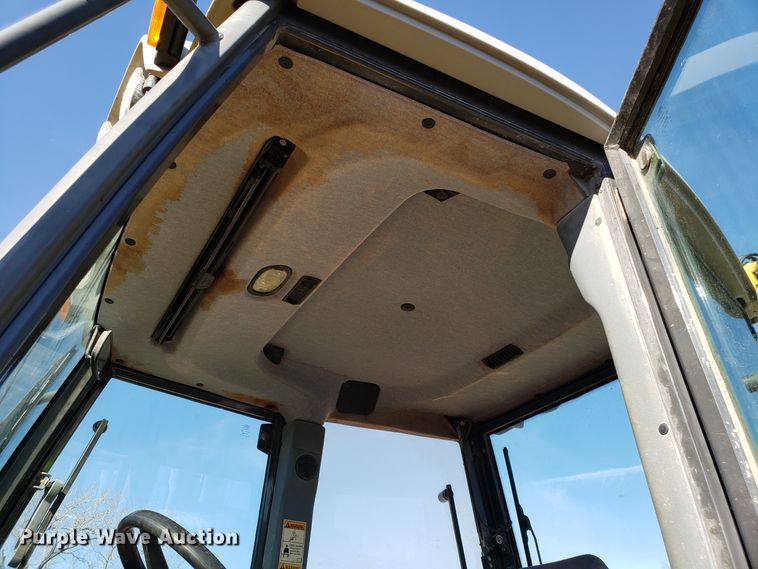 image for item ET9988 New Holland B95LR backhoe