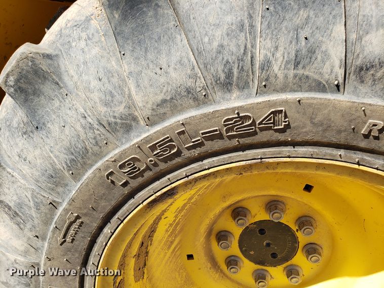 image for item ET9988 New Holland B95LR backhoe