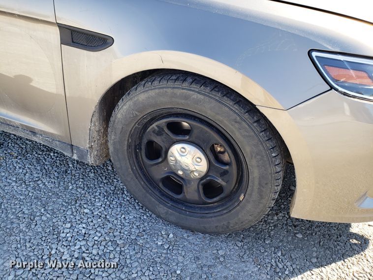 image for item ET9990 2015 Ford Taurus Police