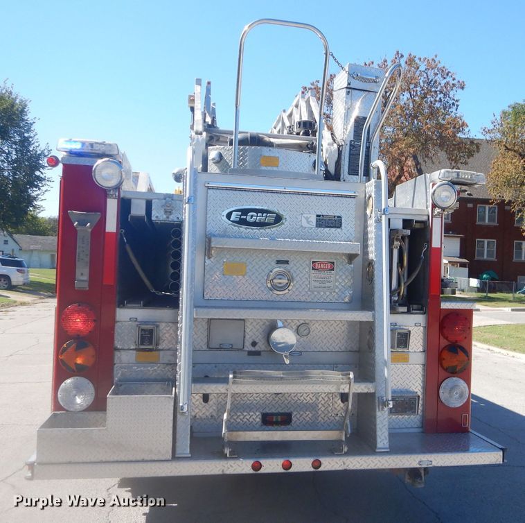 image for item EY9275 1993 E-one Hurricane fire truck