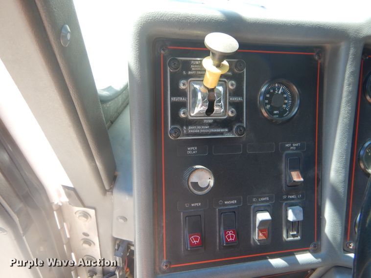 image for item EY9275 1993 E-one Hurricane fire truck