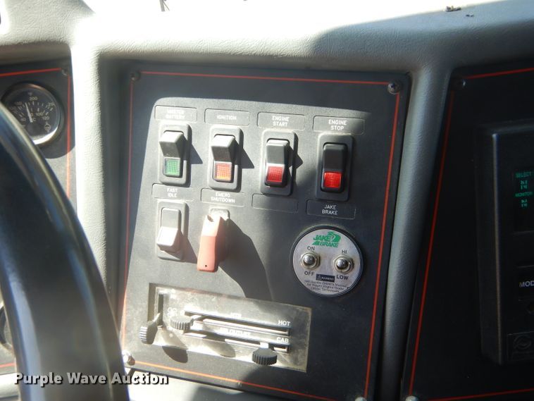 image for item EY9275 1993 E-one Hurricane fire truck