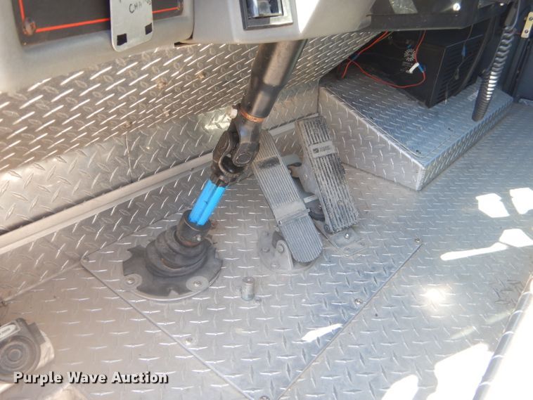 image for item EY9275 1993 E-one Hurricane fire truck