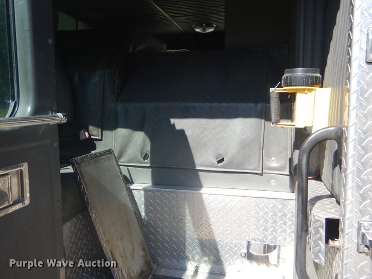 image for item EY9275 1993 E-one Hurricane fire truck