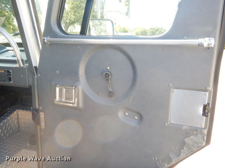 image for item EY9275 1993 E-one Hurricane fire truck