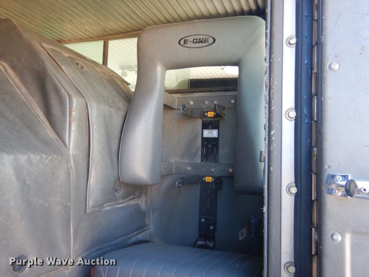 image for item EY9275 1993 E-one Hurricane fire truck