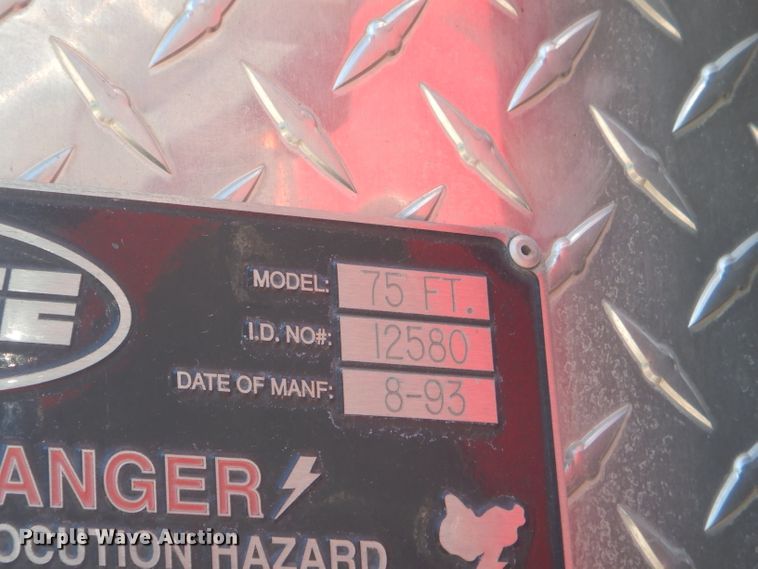 image for item EY9275 1993 E-one Hurricane fire truck