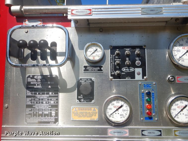 image for item EY9275 1993 E-one Hurricane fire truck