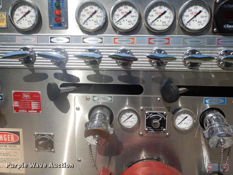 image for item EY9275 1993 E-one Hurricane fire truck