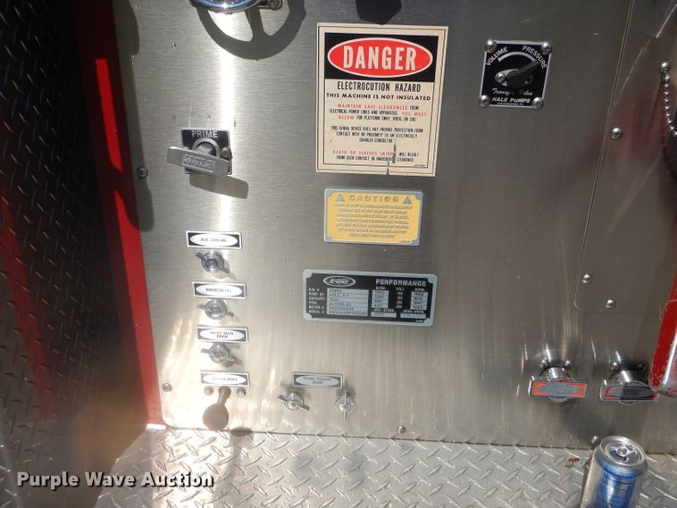 image for item EY9275 1993 E-one Hurricane fire truck