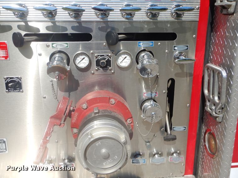 image for item EY9275 1993 E-one Hurricane fire truck