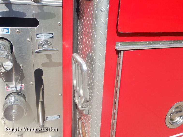 image for item EY9275 1993 E-one Hurricane fire truck