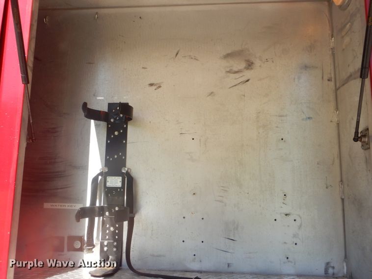 image for item EY9275 1993 E-one Hurricane fire truck