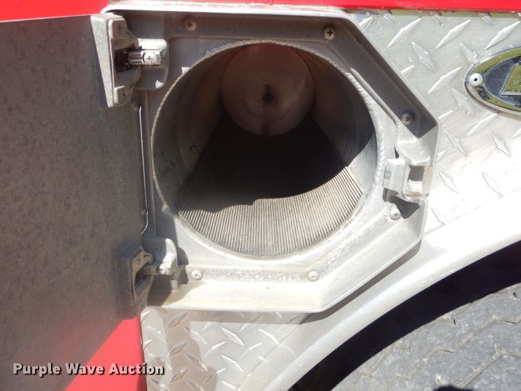 image for item EY9275 1993 E-one Hurricane fire truck