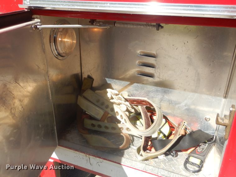 image for item EY9275 1993 E-one Hurricane fire truck