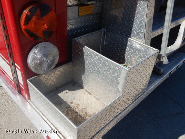 image for item EY9275 1993 E-one Hurricane fire truck