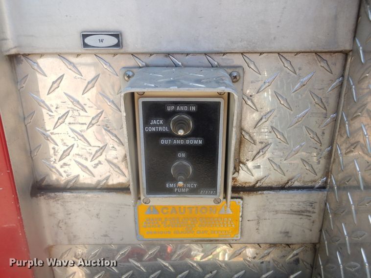 image for item EY9275 1993 E-one Hurricane fire truck