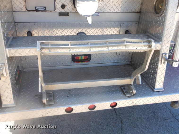 image for item EY9275 1993 E-one Hurricane fire truck