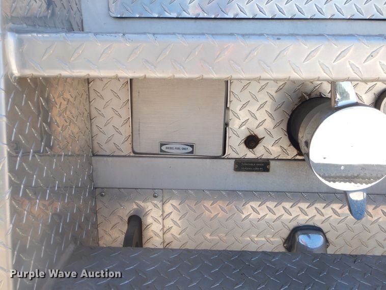 image for item EY9275 1993 E-one Hurricane fire truck