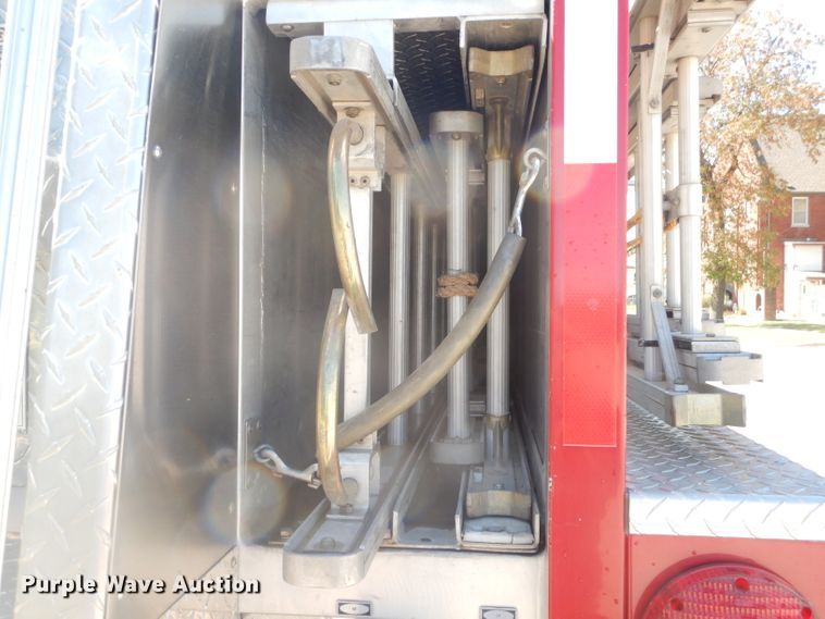 image for item EY9275 1993 E-one Hurricane fire truck