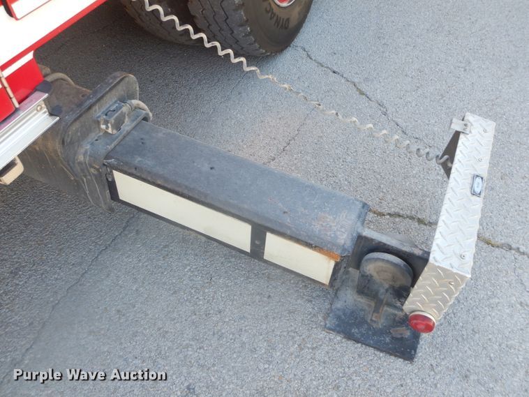 image for item EY9275 1993 E-one Hurricane fire truck