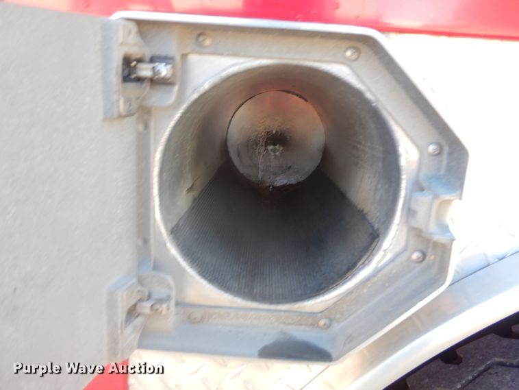 image for item EY9275 1993 E-one Hurricane fire truck