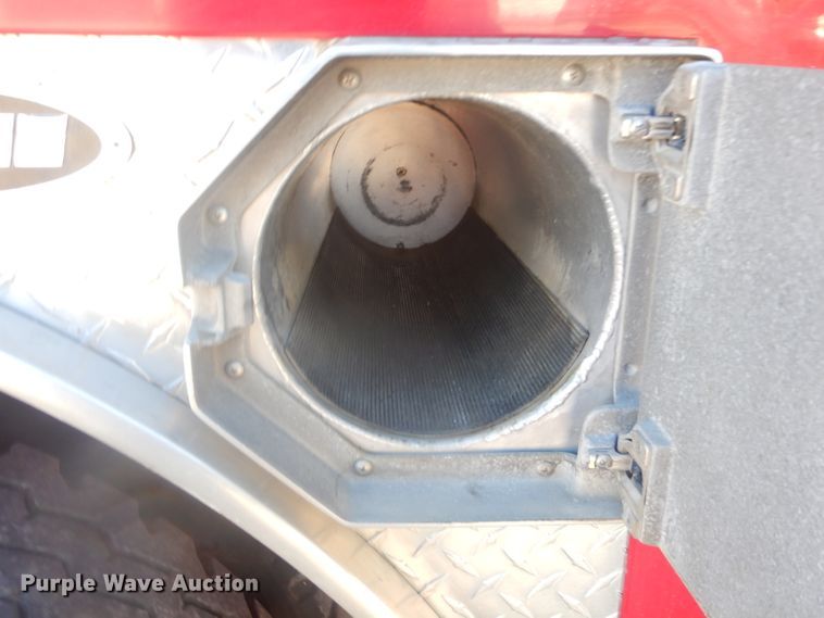 image for item EY9275 1993 E-one Hurricane fire truck