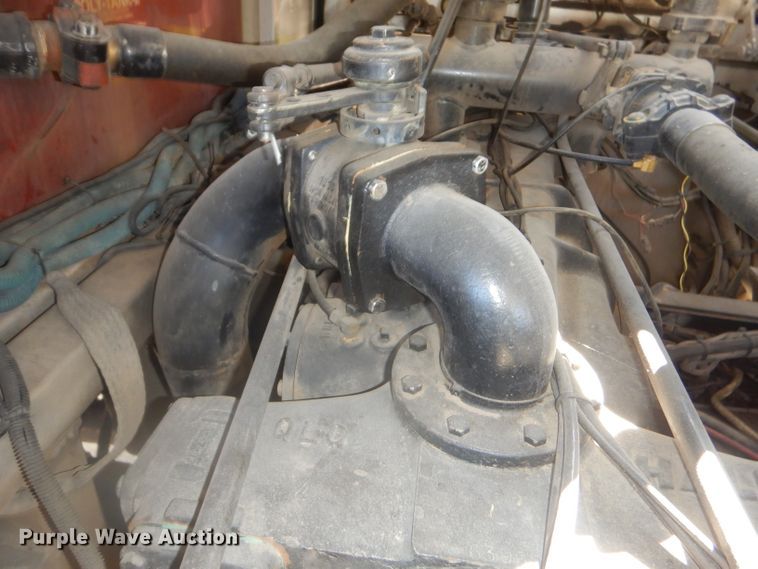 image for item EY9275 1993 E-one Hurricane fire truck