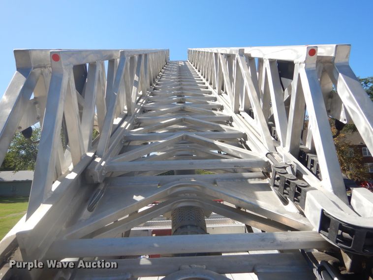 image for item EY9275 1993 E-one Hurricane fire truck