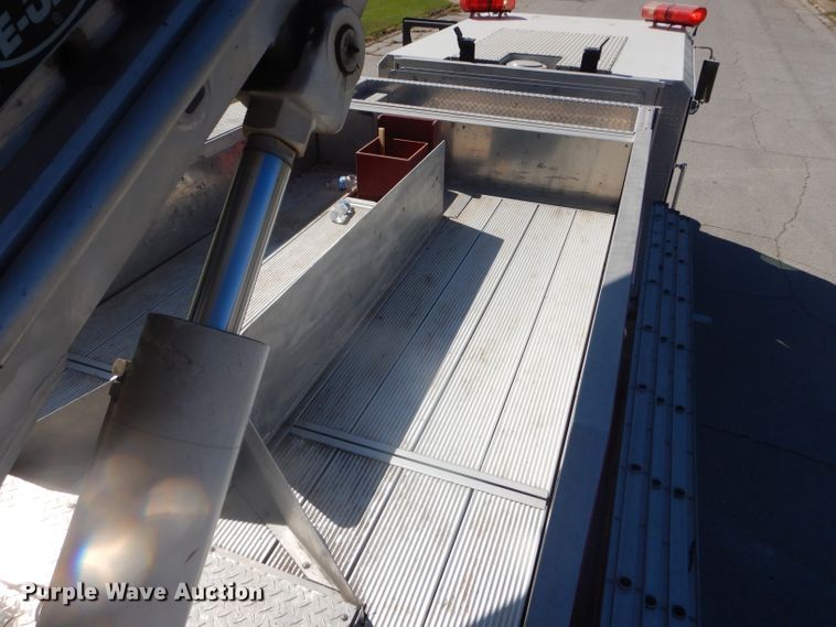 image for item EY9275 1993 E-one Hurricane fire truck