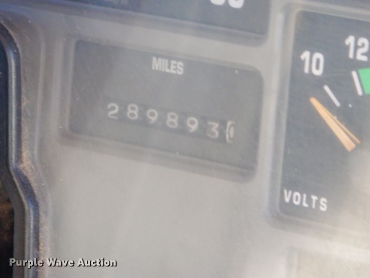 image for item FA9944 1995 International 3800 school bus