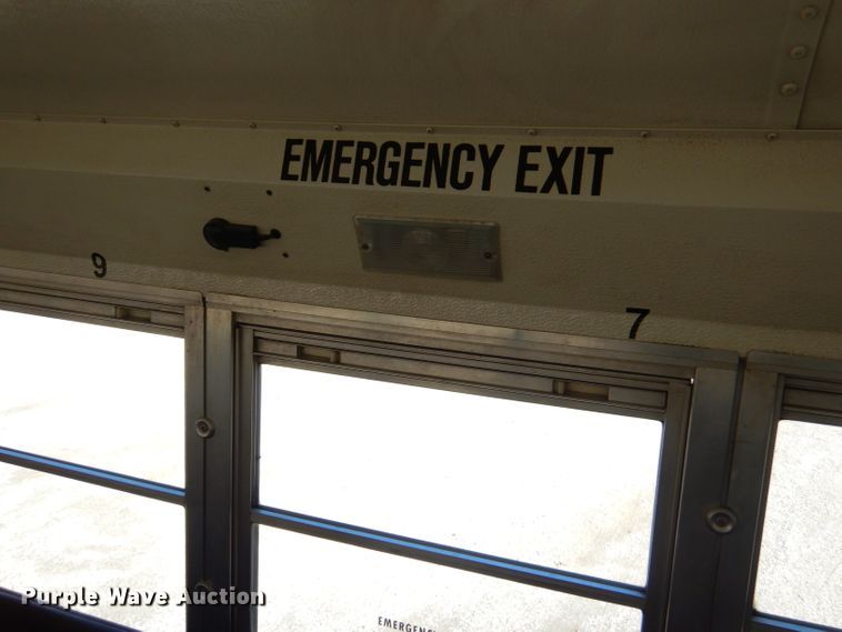 image for item FA9944 1995 International 3800 school bus