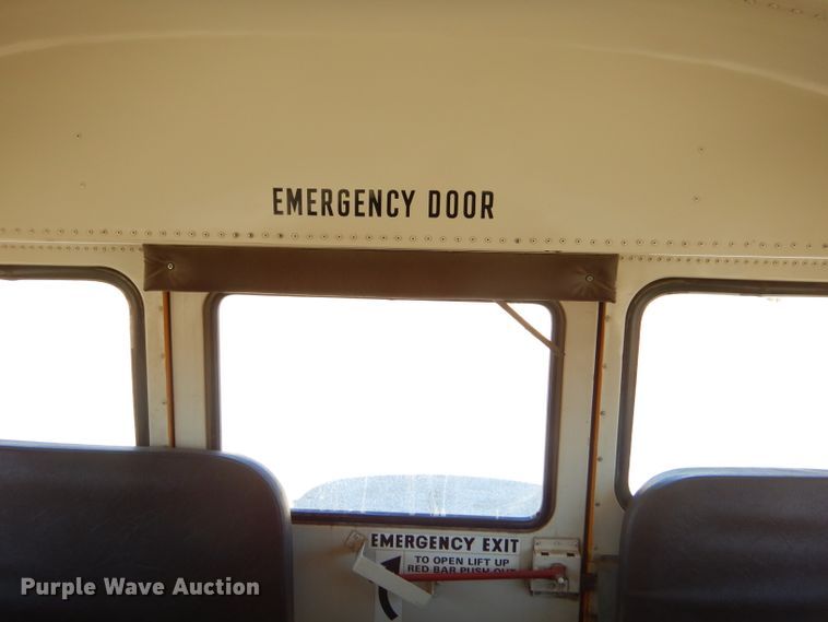 image for item FA9944 1995 International 3800 school bus