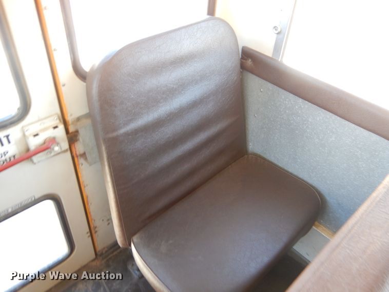 image for item FA9944 1995 International 3800 school bus