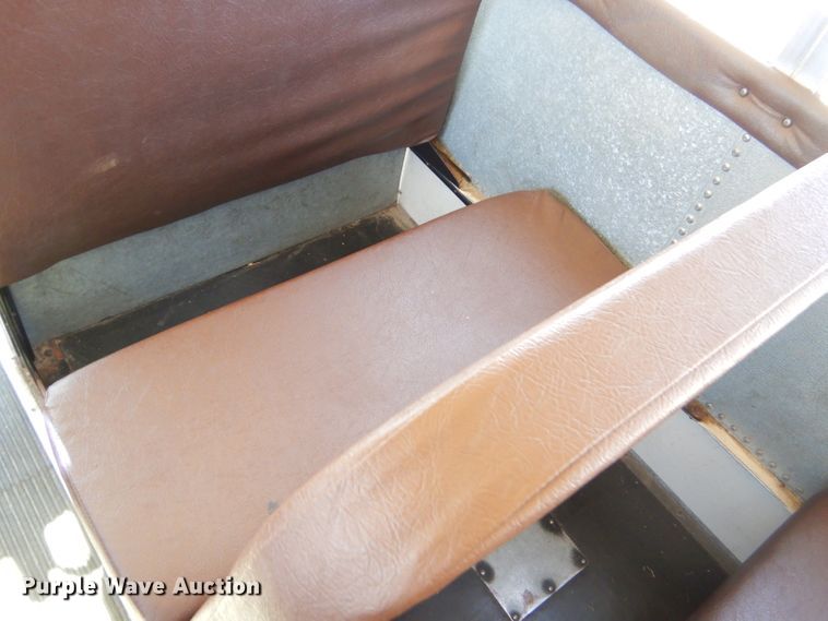 image for item FA9944 1995 International 3800 school bus