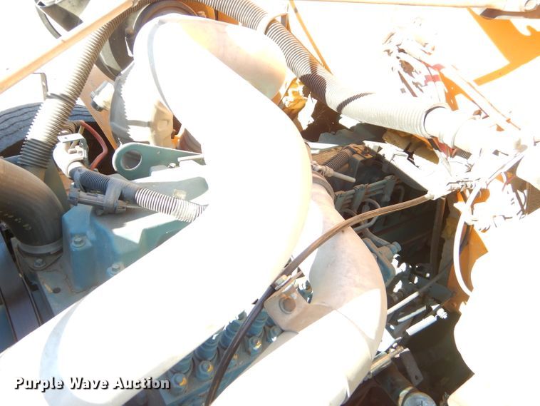 image for item FA9944 1995 International 3800 school bus