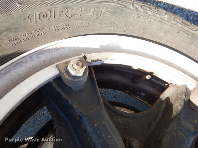 image for item FA9944 1995 International 3800 school bus