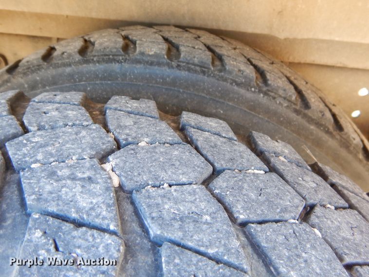 image for item FA9944 1995 International 3800 school bus