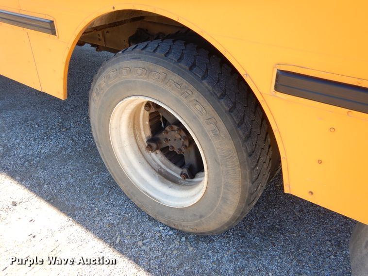 image for item FA9944 1995 International 3800 school bus